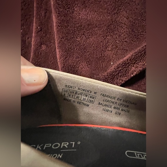 Rockport Total Motion 75mm Pointed Toe Heel Patent Leather Pump Sz 9 - Picture 5 of 5